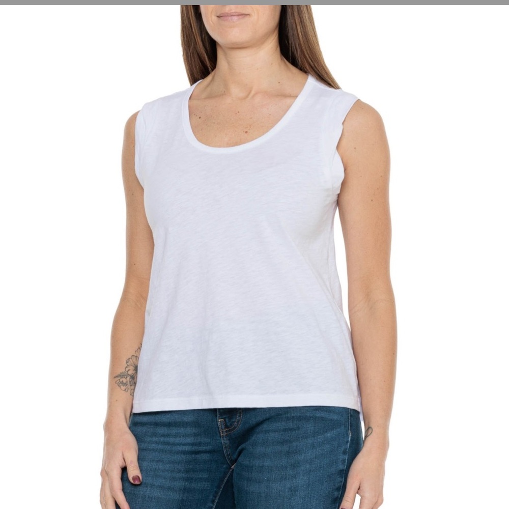 C&C California Sleeveless Scoop Neck Shirt